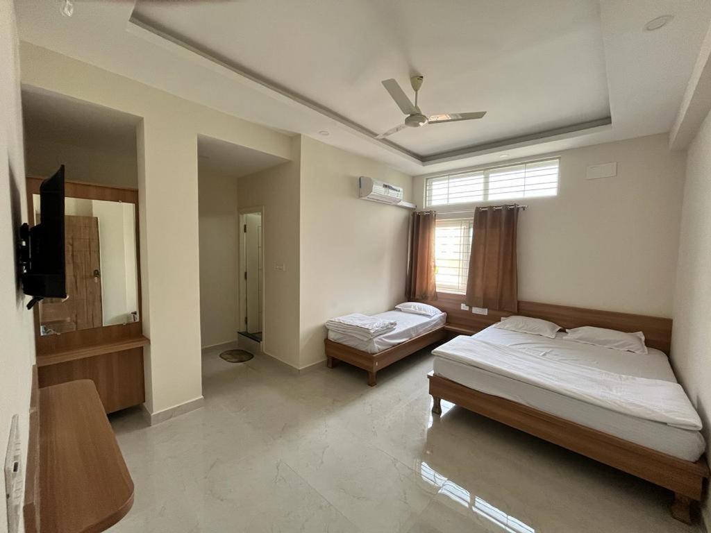 Seema Palace Inn 1 Km From Railwaystaion Мисор Екстериор снимка